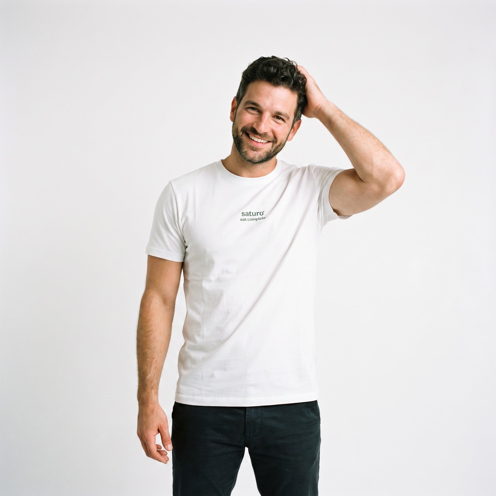 Saturo T-Shirt Weiß am Model